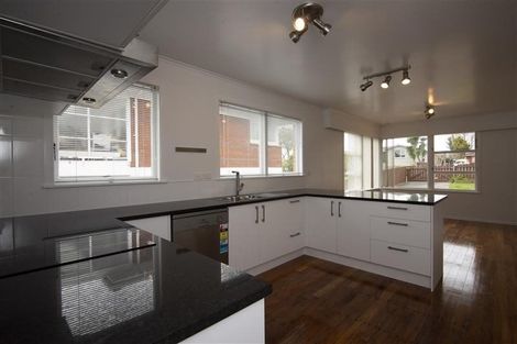 Photo of property in 6 Felgrove Street, Glendene, Auckland, 0602