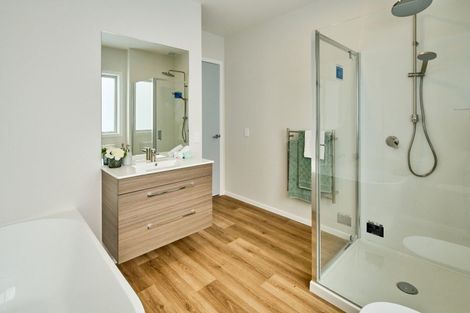 Photo of property in 5 Pakura Place, Wainuiomata, Lower Hutt, 5014