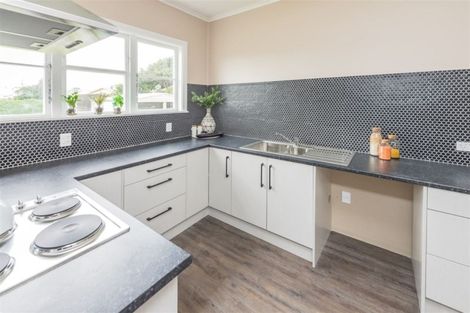 Photo of property in 24 Swiss Avenue, Gonville, Whanganui, 4501