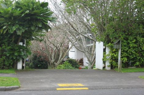 Photo of property in 43 Wairau Road, Oakura, 4314