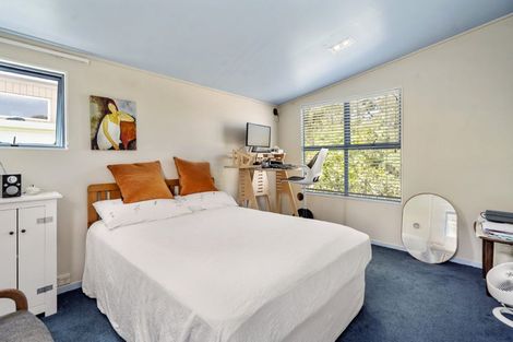 Photo of property in 2/34 Seabreeze Road, Narrow Neck, Auckland, 0624