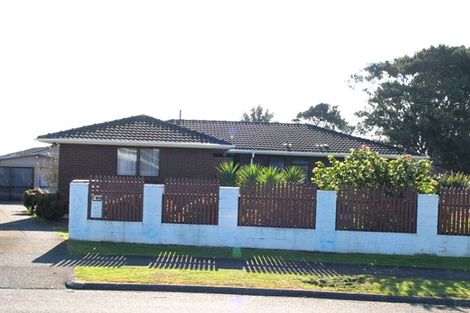 Photo of property in 45 Chadwick Crescent, Mangere East, Auckland, 2024