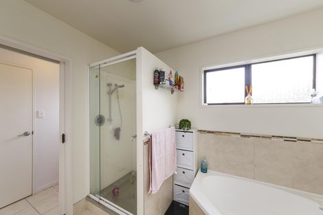 Photo of property in 32 Humphries Place, Awapuni, Palmerston North, 4412