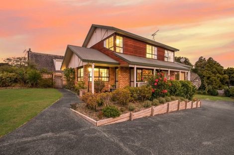 Photo of property in 8 Banksia Place, Goodwood Heights, Auckland, 2105