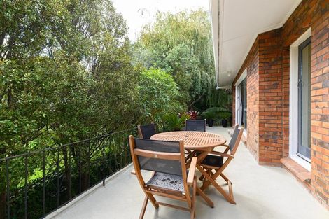 Photo of property in 19 Kereru Street, Henderson, Auckland, 0612