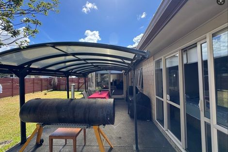 Photo of property in 16 Speyside Crescent, Flat Bush, Auckland, 2016