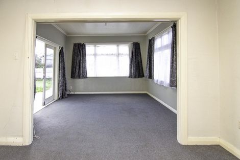 Photo of property in 64 Lyndhurst Street, Takaro, Palmerston North, 4412