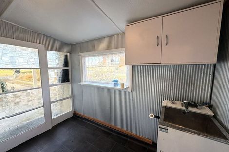 Photo of property in 17 Side Street, Clinton, 9534