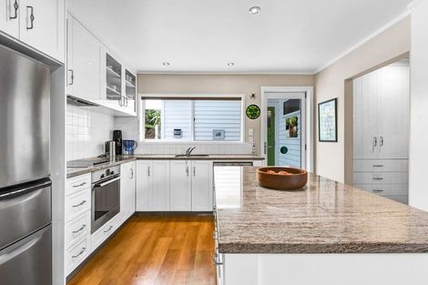 Photo of property in 4 Price Street, Westown, New Plymouth, 4310