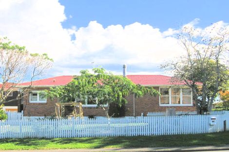 Photo of property in 180 Great North Road, Glendene, Auckland, 0612