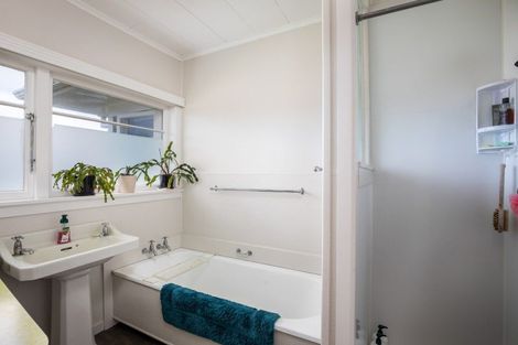 Photo of property in 120 Cutfield Road, Westown, New Plymouth, 4310