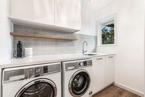 Photo of property in 243a Glengarry Road, Glen Eden, Auckland, 0602