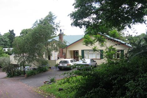 Photo of property in 8 Otahuri Crescent, Greenlane, Auckland, 1051