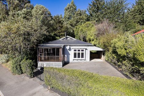 Photo of property in 105 Kaikorai Valley Road, Glenross, Dunedin, 9011