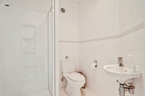 Photo of property in 78a Wharf Road, Te Atatu Peninsula, Auckland, 0610