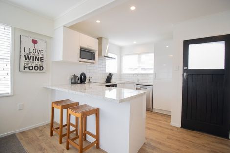 Photo of property in 6 Sutherland Crescent, Westbrook, Palmerston North, 4412