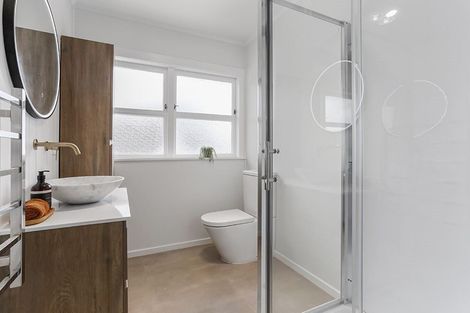 Photo of property in 5 Braebank Lane, Te Atatu South, Auckland, 0610