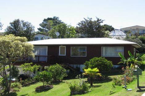 Photo of property in 25 Sispara Place, Beach Haven, Auckland, 0626