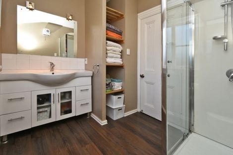 Photo of property in 280 Cashmere Road, Westmorland, Christchurch, 8025