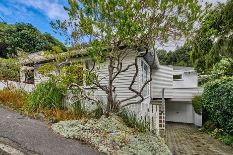 Photo of property in 28 Totara Street, Eastbourne, Lower Hutt, 5013