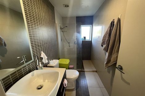 Photo of property in 33 Titoki Street, Te Atatu Peninsula, Auckland, 0610