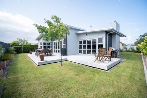 Photo of property in 81 Pacific Drive, Fitzherbert, Palmerston North, 4410