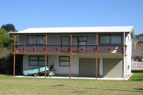 Photo of property in 17 Marine Parade, Cooks Beach, Whitianga, 3591