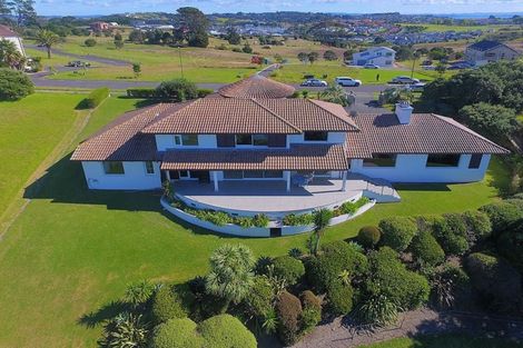 Photo of property in 324 Pinecrest Drive, Gulf Harbour, Whangaparaoa, 0930