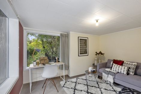 Photo of property in 207 Miromiro Road, Normandale, Lower Hutt, 5010