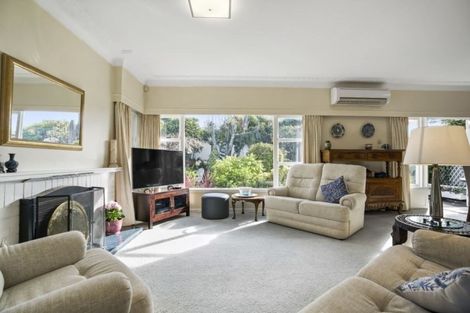 Photo of property in 1/290 East Coast Road, Forrest Hill, Auckland, 0620