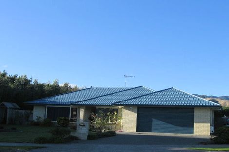 Photo of property in 25 Realm Drive, Paraparaumu, 5032