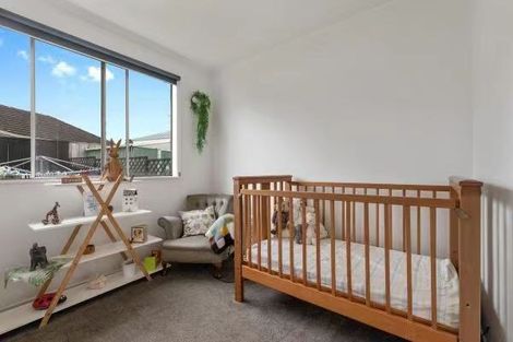 Photo of property in 2/29 Ludlow Terrace, Totara Vale, Auckland, 0627