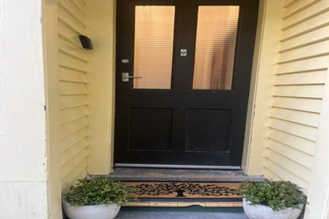 Photo of property in 9 Waiteata Road, Kelburn, Wellington, 6012