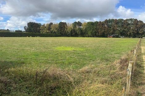 Photo of property in 42 Taupaki Road, Taupaki, 0782