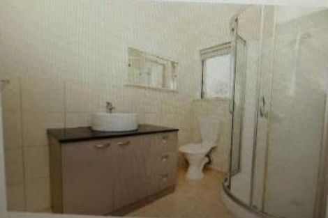 Photo of property in 704 Pakuranga Road, Howick, Auckland, 2010