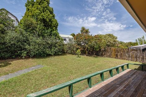 Photo of property in 5 Baltimore Place, Forrest Hill, Auckland, 0620