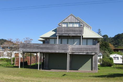 Photo of property in 13 Marine Parade, Cooks Beach, Whitianga, 3591