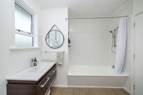 Photo of property in 14 Mahupuku Street, Greytown, 5712