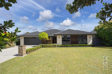 Photo of property in 10 Pohutukawa Parade, Riverhead, 0820