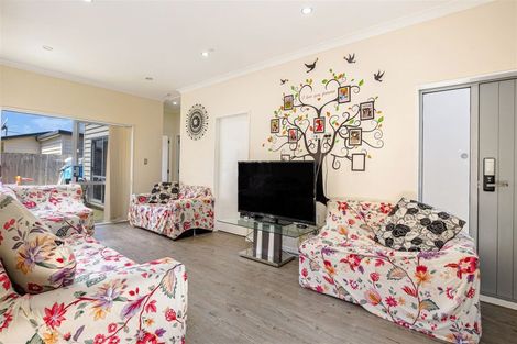 Photo of property in 49a Senator Drive, Manurewa, Auckland, 2105