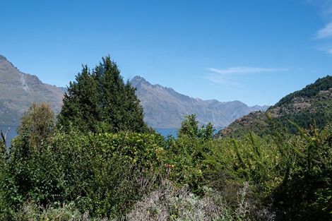 Photo of property in 16 Mckerrow Place, Sunshine Bay, Queenstown, 9300