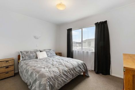 Photo of property in 24a Edgewater Parade, Waiuku, 2123