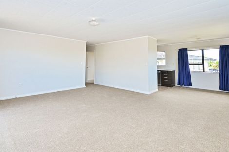 Photo of property in 44a Edgewater Parade, Waiuku, 2123