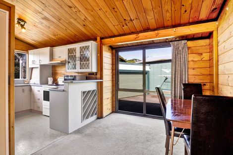 Photo of property in 27 Nikau Street, Inglewood, 4330