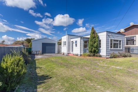 Photo of property in 19 Raukawa Street, Himatangi Beach, Foxton, 4891