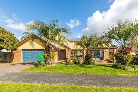 Photo of property in 3 Margaret Henry Crescent, Oteha, Auckland, 0632