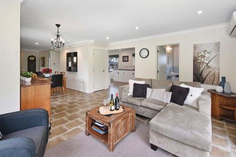 Photo of property in 17 Campbell Street, Waiuku, 2123