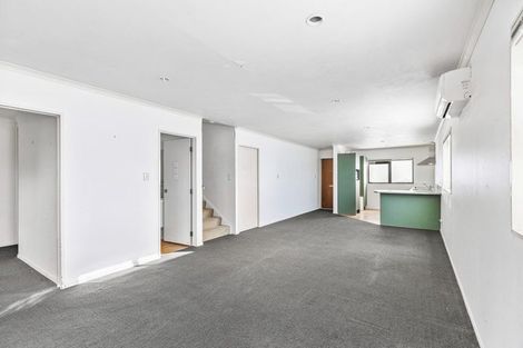 Photo of property in 8/17 Harbour View Road, Te Atatu Peninsula, Auckland, 0610