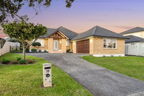 Photo of property in 38 Dannemora Drive, Dannemora, Auckland, 2016