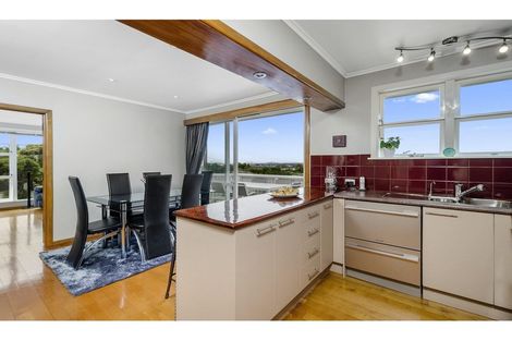 Photo of property in 11 Divich Avenue, Te Atatu South, Auckland, 0610